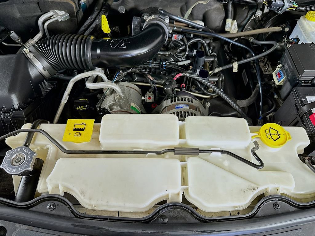 Used 2010 Jeep Liberty Renegade AWD/4WD image 30