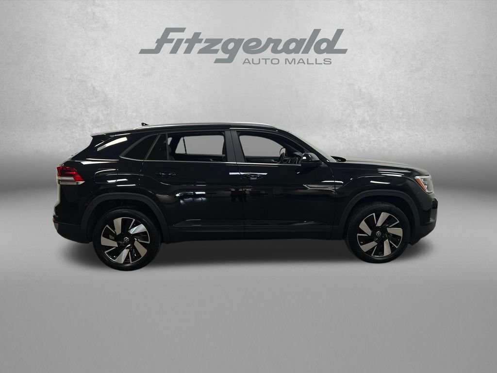Used 2024 Volkswagen Atlas Cross Sport SE FWD image 7