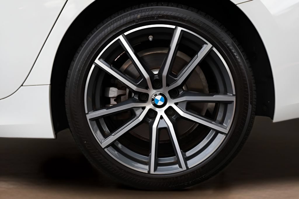 Used 2019 BMW 330i Sedan w/ Convenience Package RWD image 33