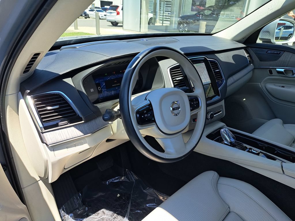 Used 2025 Volvo XC90 T8 Ultra AWD/4WD image 8