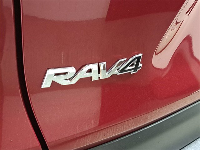 Used 2022 Toyota RAV4 LE image 9