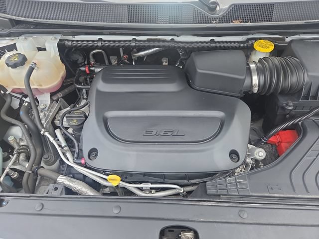 Used 2023 Chrysler Pacifica Touring-L FWD image 33