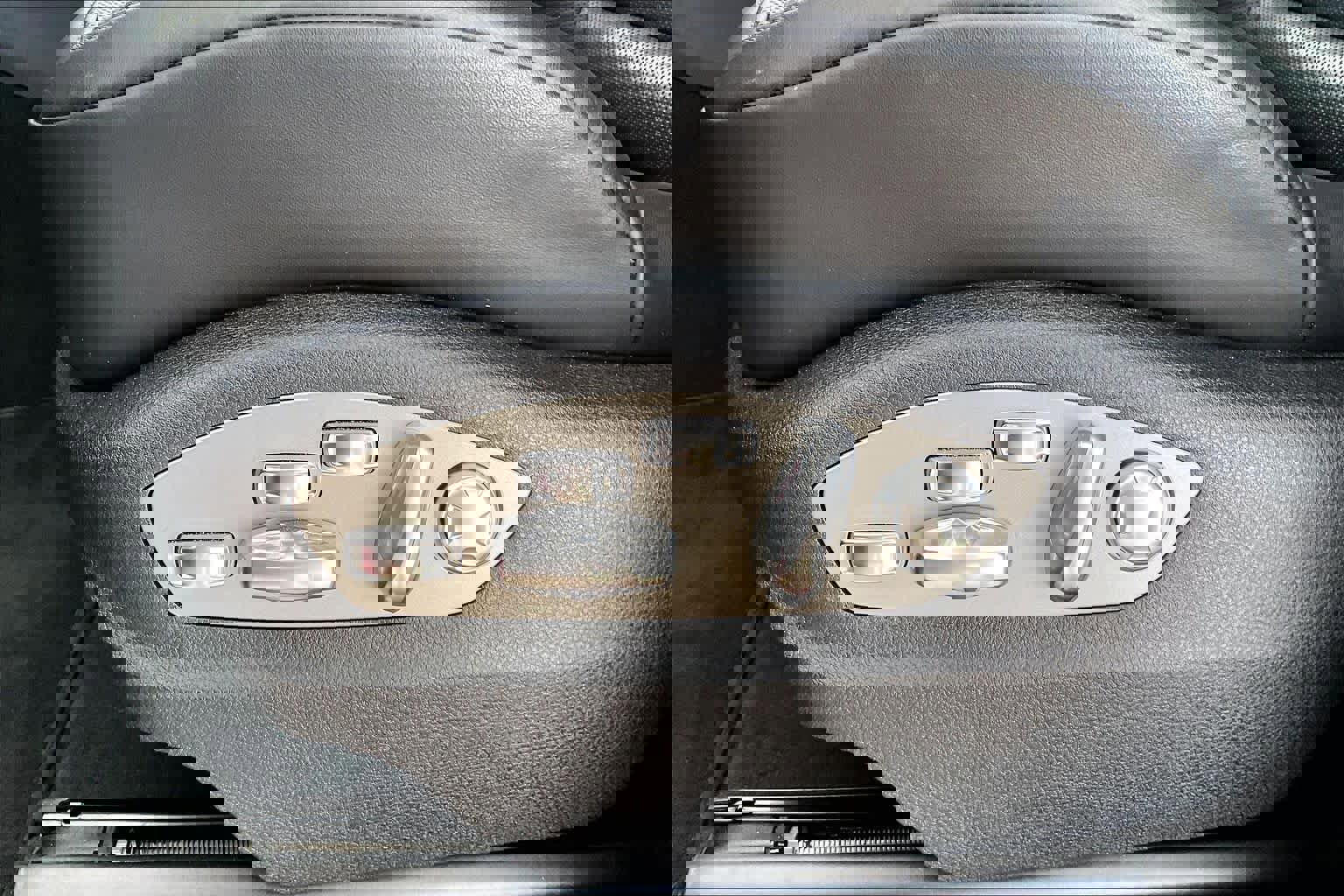 Used 2025 Porsche Macan S image 32