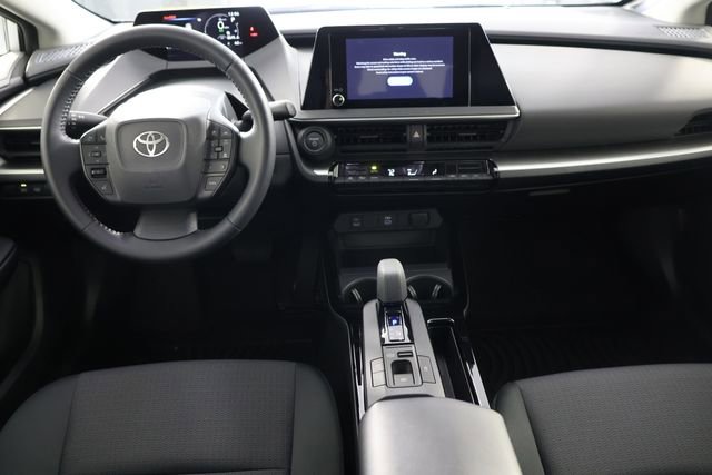 Used 2026 Toyota Prius LE AWD/4WD image 2