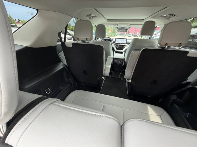 Used 2025 Ford Explorer Platinum AWD/4WD image 43
