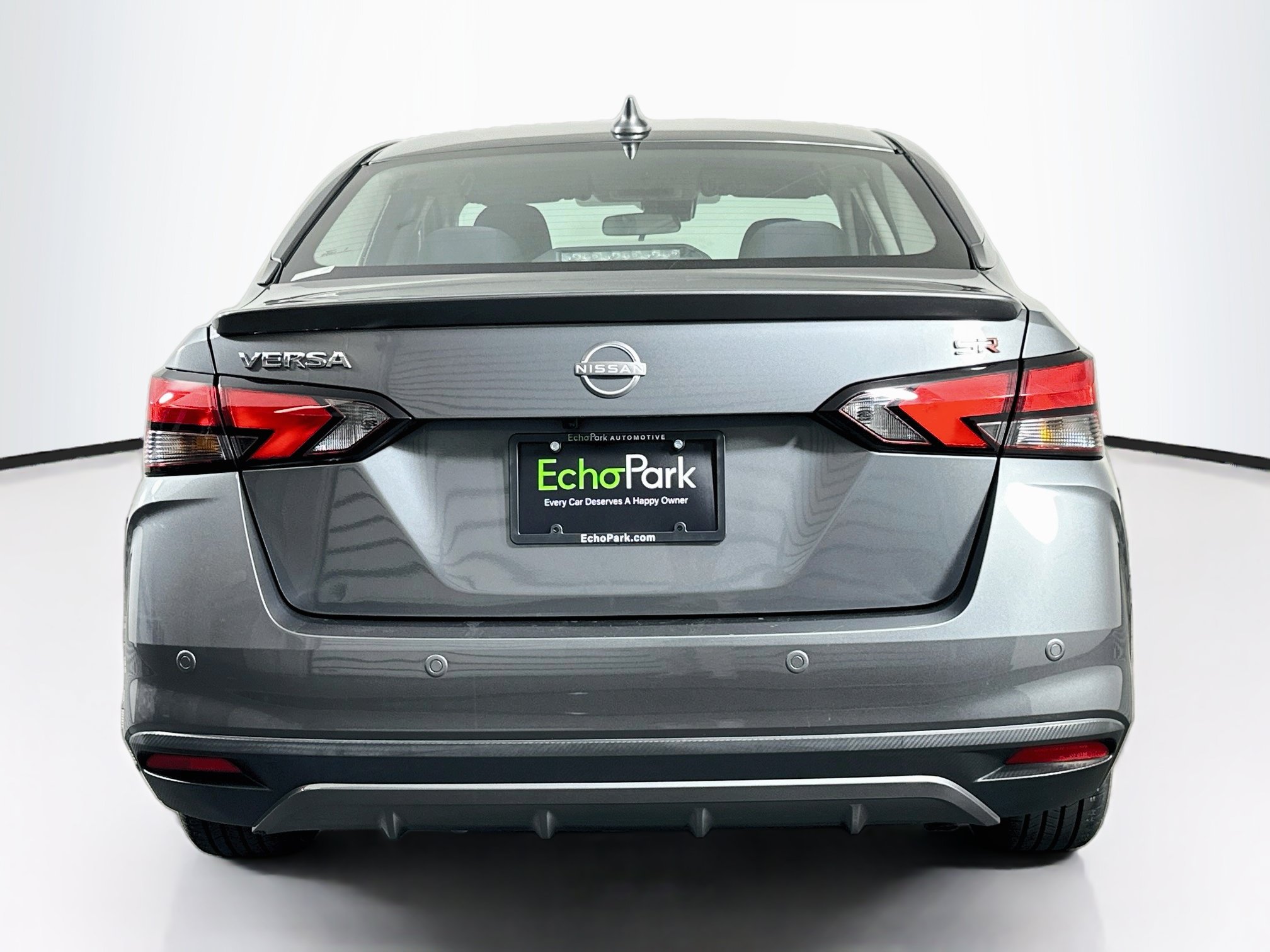 Used 2025 Nissan Versa SR FWD image 7