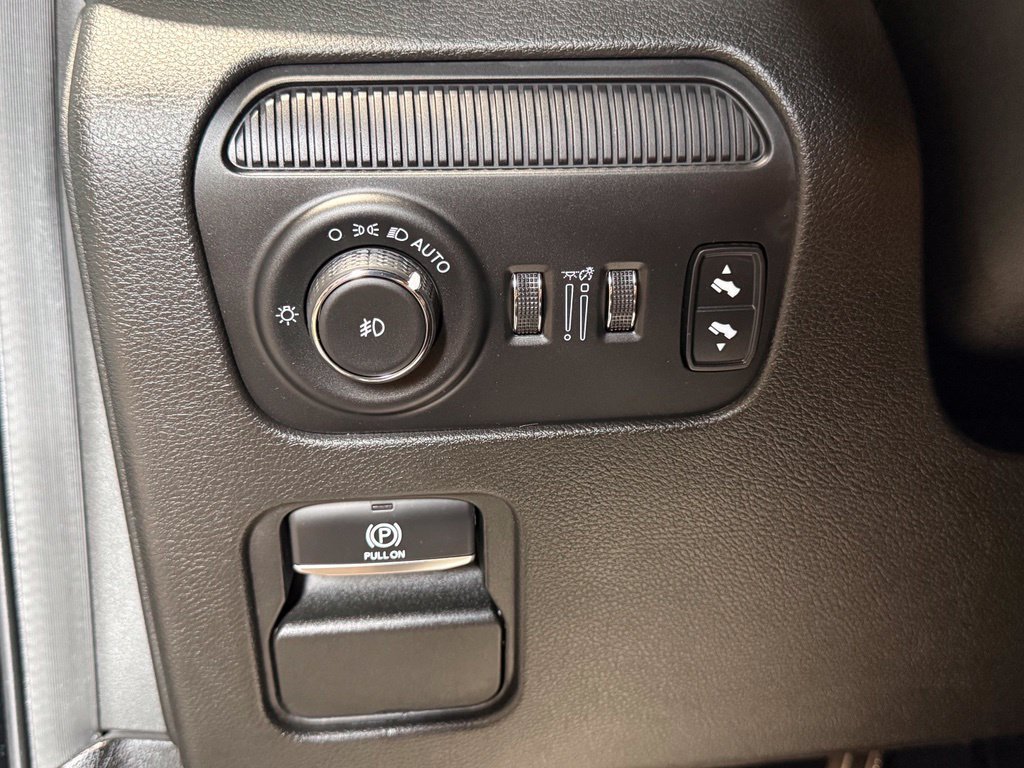 Certified 2022 Jeep Wagoneer Series III w/ Premium Group I AWD/4WD image 19