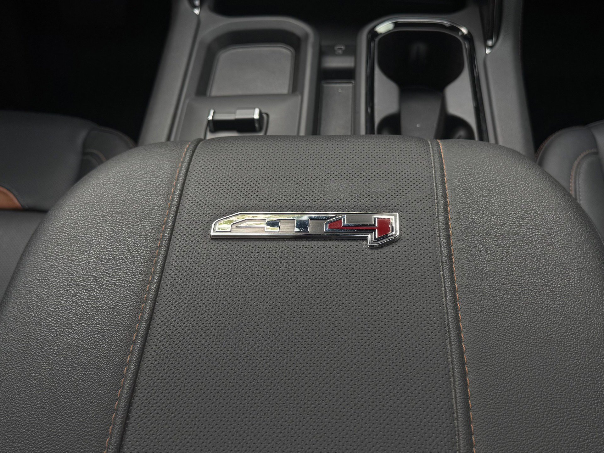 Used 2024 GMC Sierra 2500 AT4 w/ AT4 Preferred Package image 52