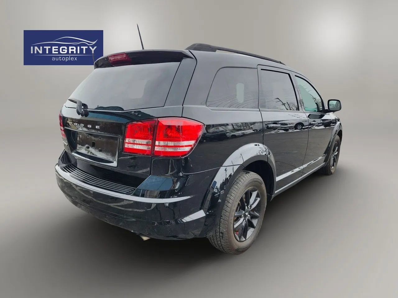 Used 2020 Dodge Journey SE w/ Blacktop Package image 3