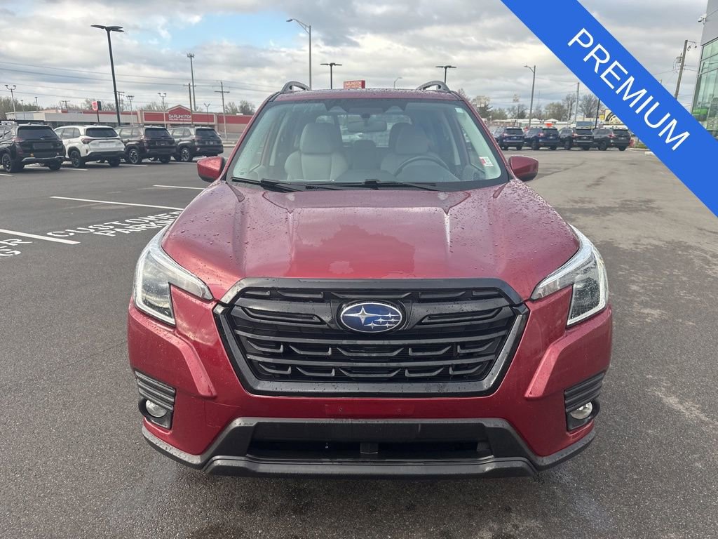 Used 2023 Subaru Forester Premium AWD/4WD image 2