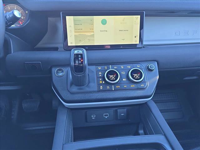 Used 2023 Land Rover Defender 110 SE image 21