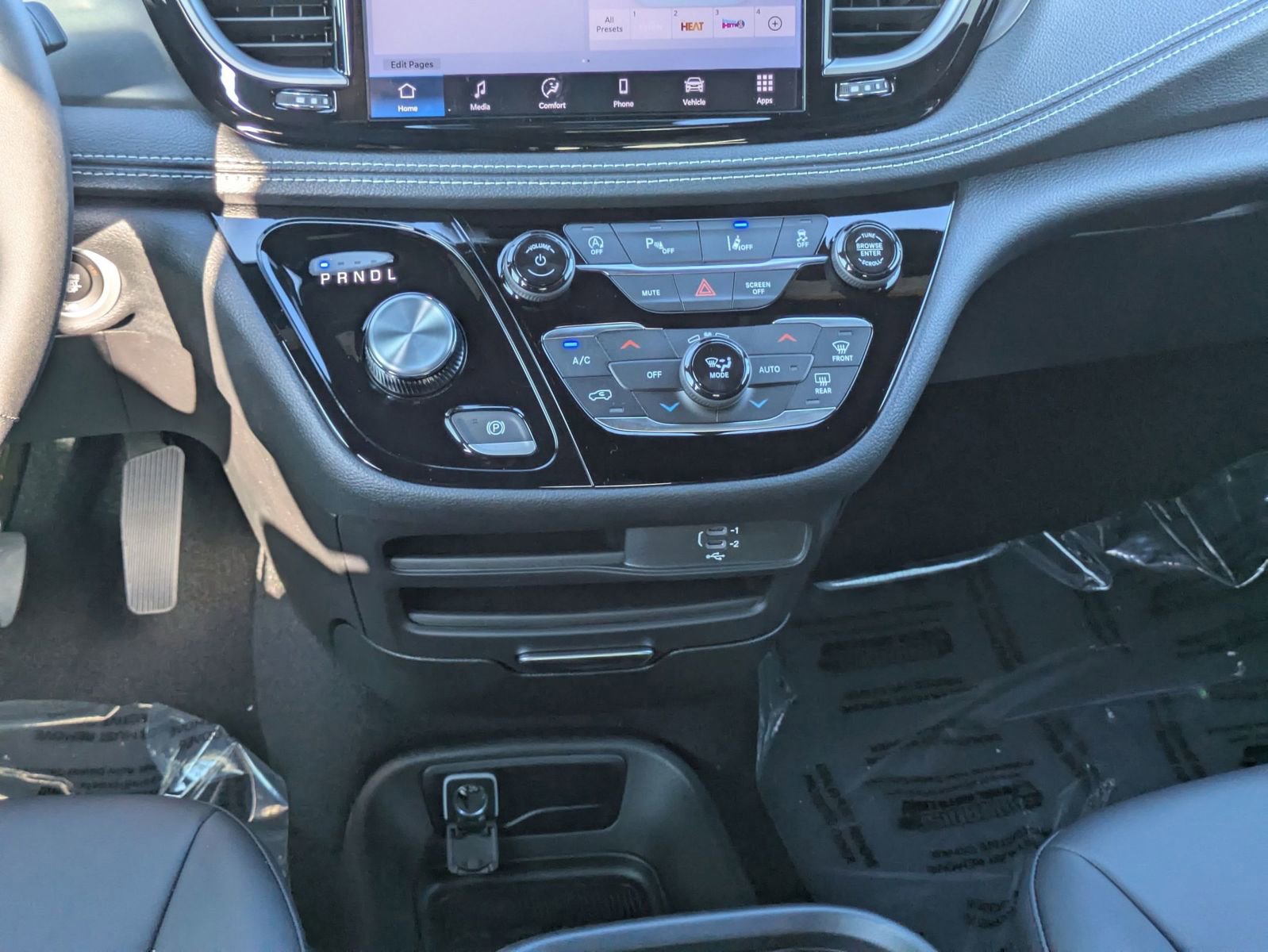 New 2026 Chrysler Pacifica Select FWD image 16