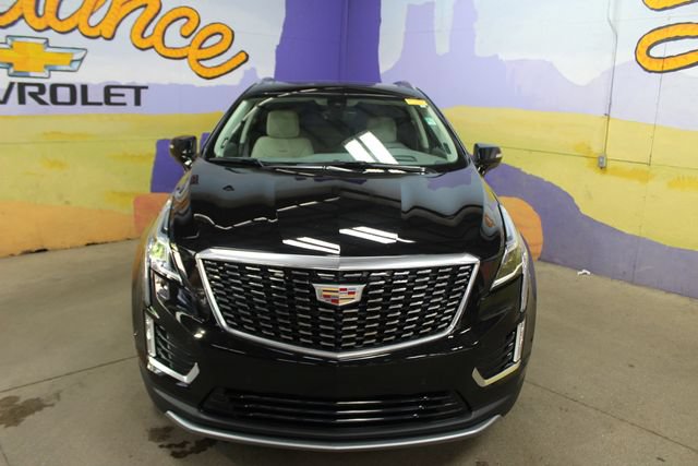 Used 2025 Cadillac XT5 Premium Luxury w/ Technology Package AWD/4WD image 3