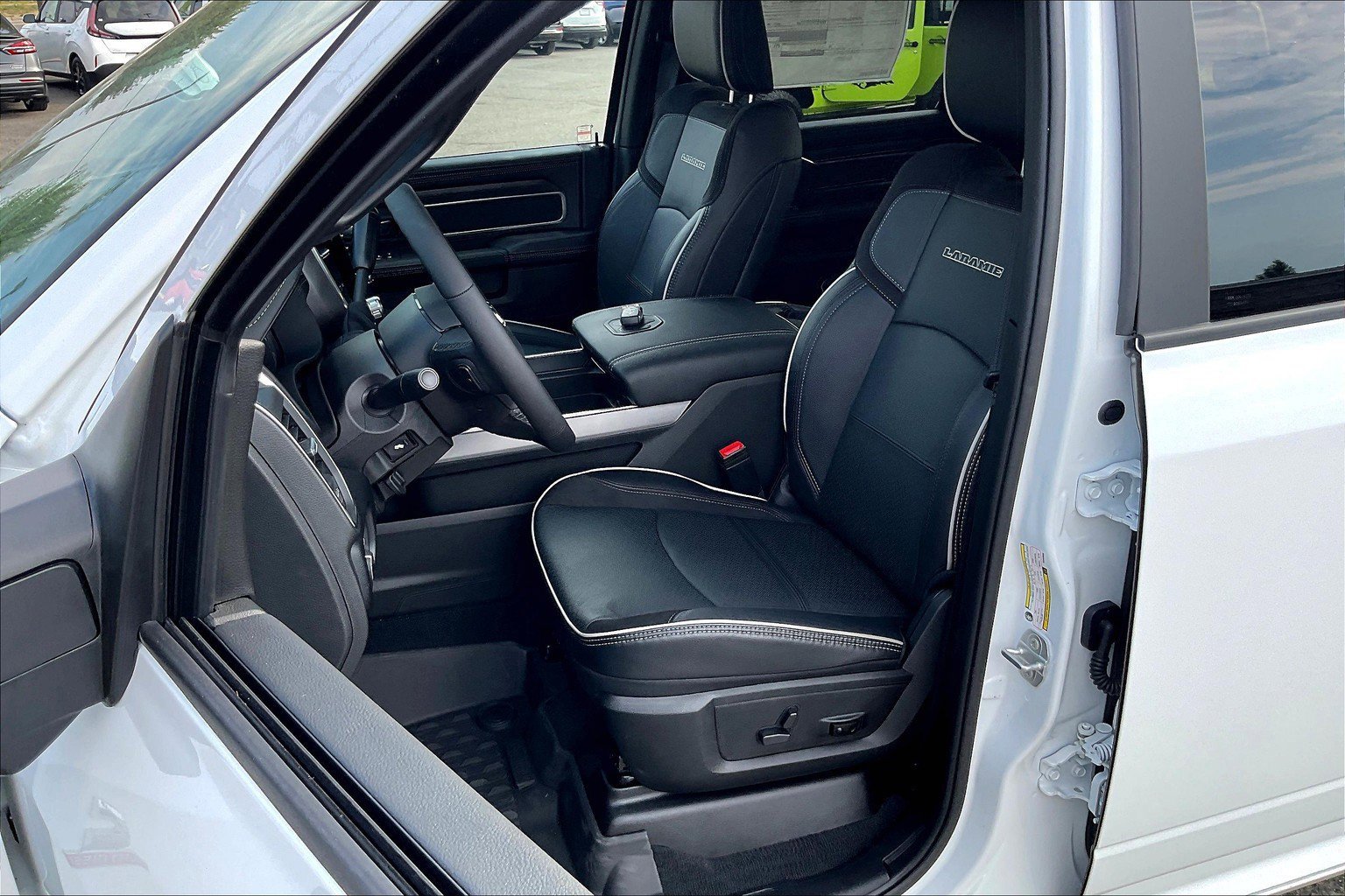 New 2025 RAM 3500 Laramie w/ Towing Technology Group image 9