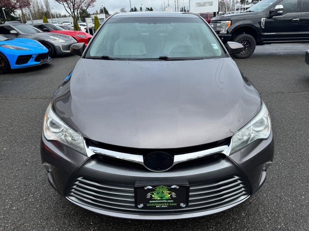 Used 2015 Toyota Camry XLE w/ Moonroof Package image 8