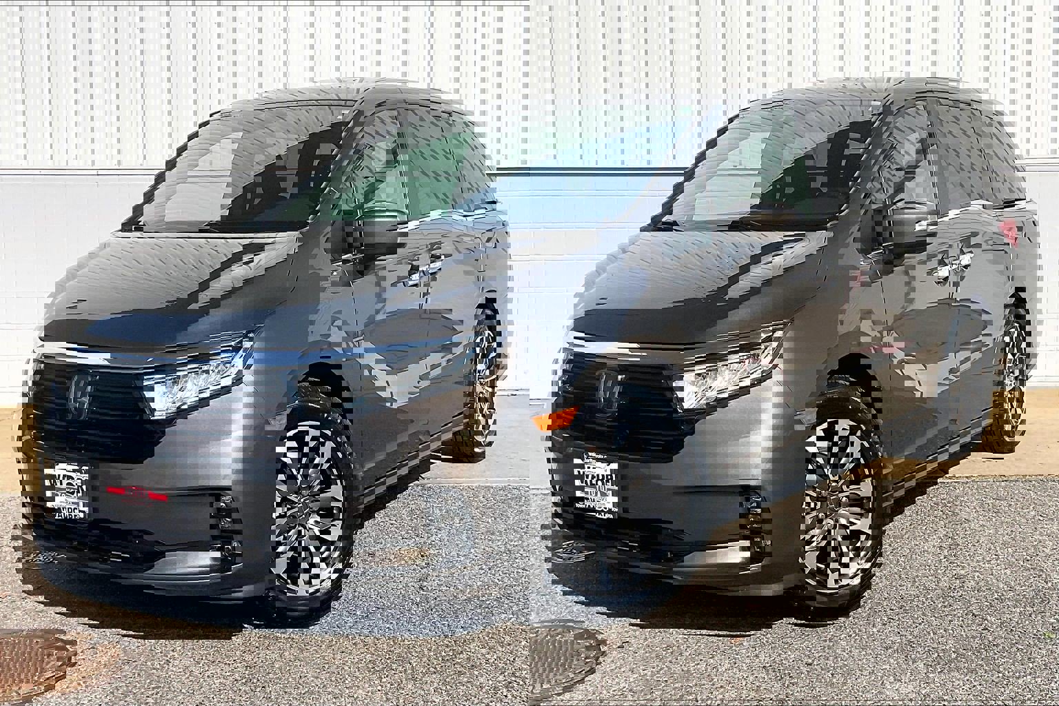 Used 2023 Honda Odyssey EX-L image 2