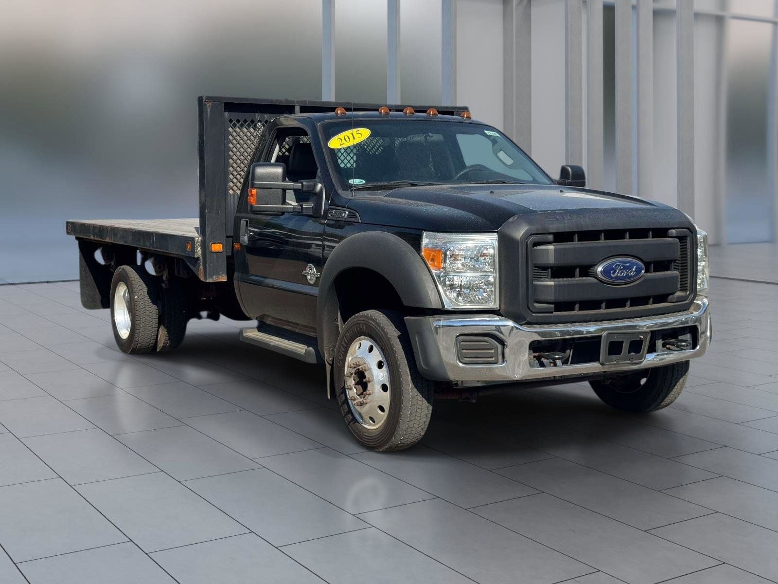 Used 2015 Ford F550 2WD Regular Cab Super Duty image 2