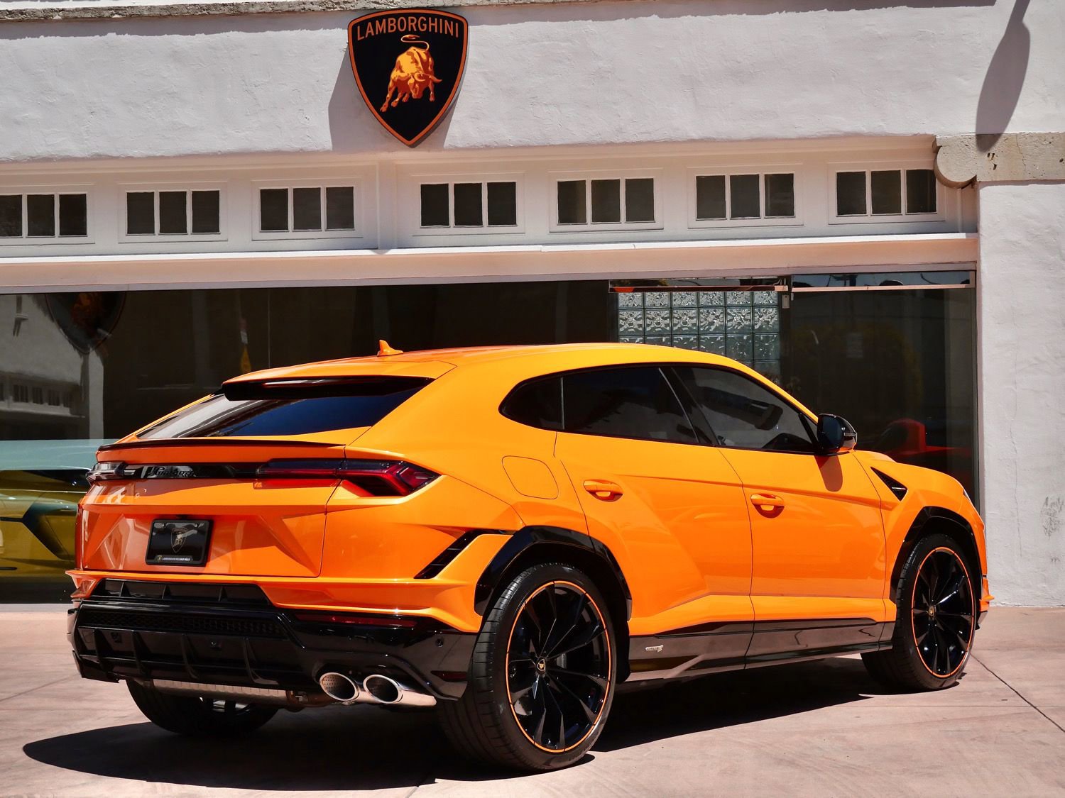 Used 2024 Lamborghini Urus S AWD/4WD image 3