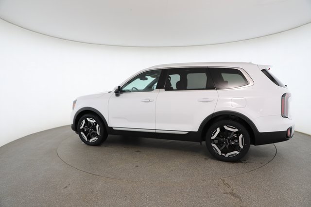 Used 2023 Kia Telluride EX w/ EX Captain's Chair Package image 8