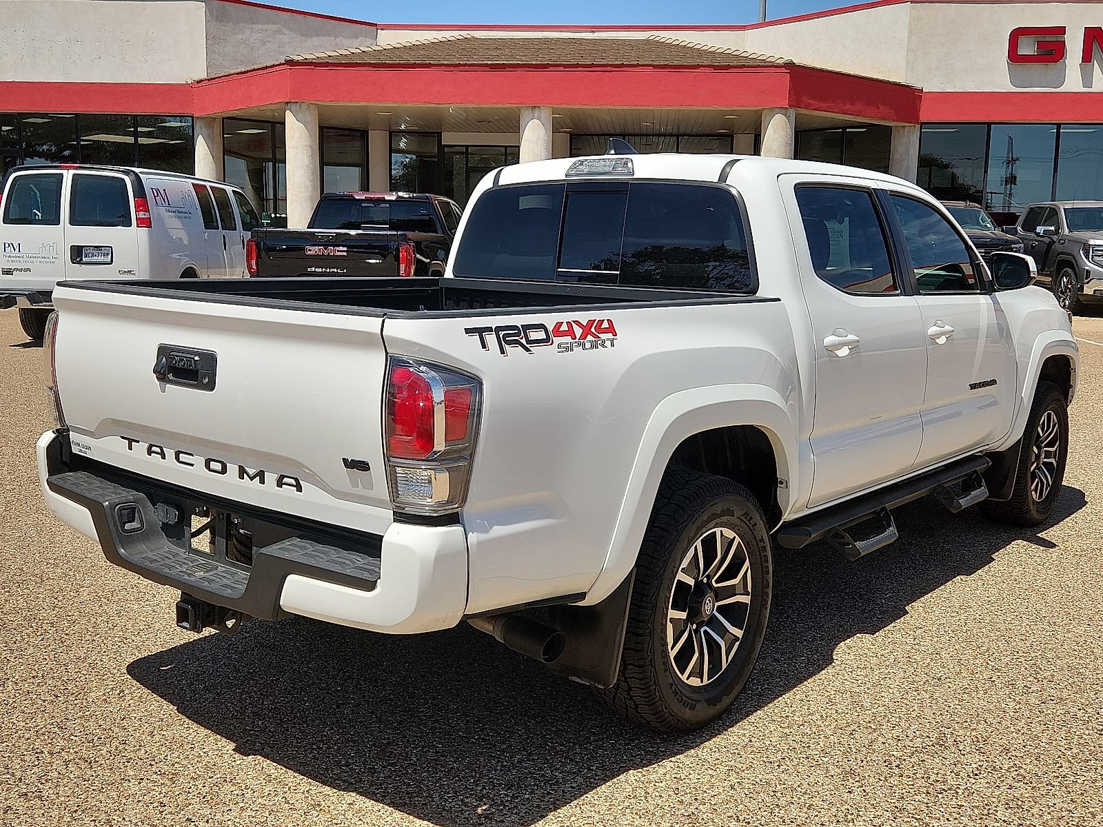 Used 2023 Toyota Tacoma TRD Sport AWD/4WD image 4