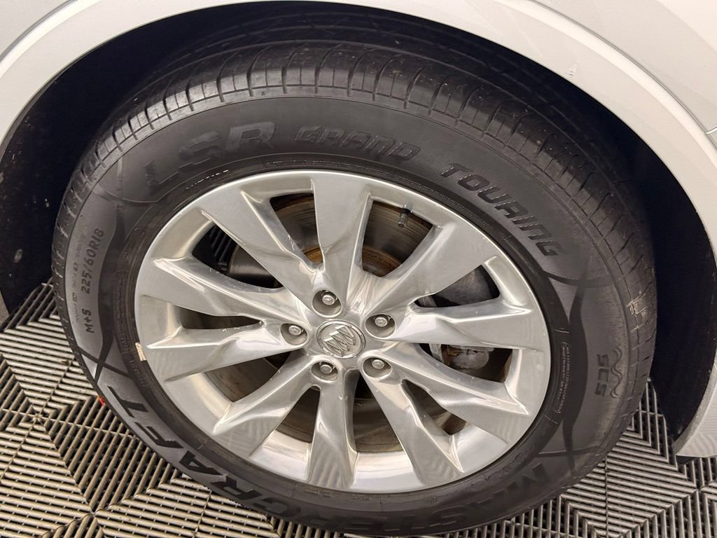 Used 2017 Buick Envision Essence FWD image 16