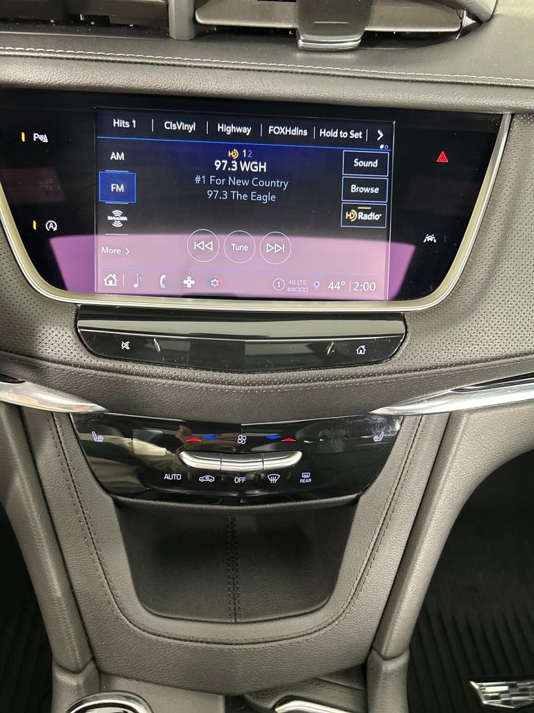 Used 2024 Cadillac XT6 Luxury w/ LPO, Floor Liner Package AWD/4WD image 14