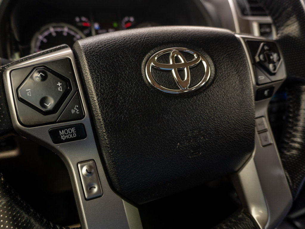 Used 2023 Toyota 4Runner Limited RWD image 31