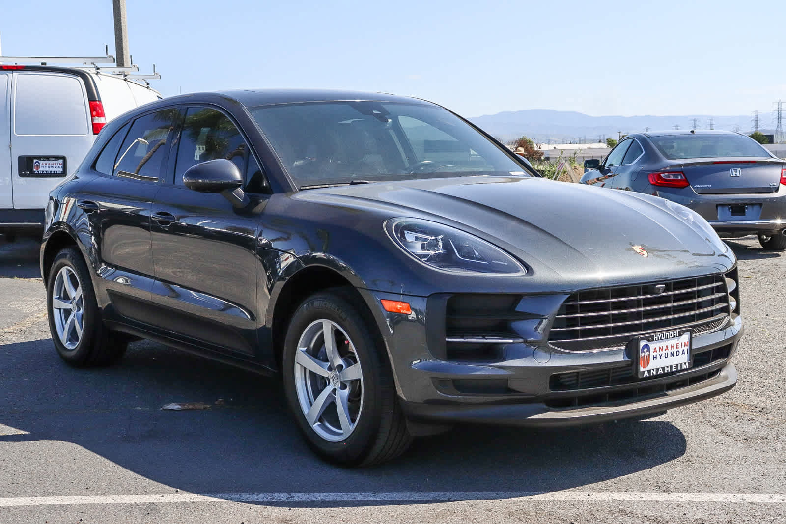 Used 2020 Porsche Macan AWD/4WD image 4