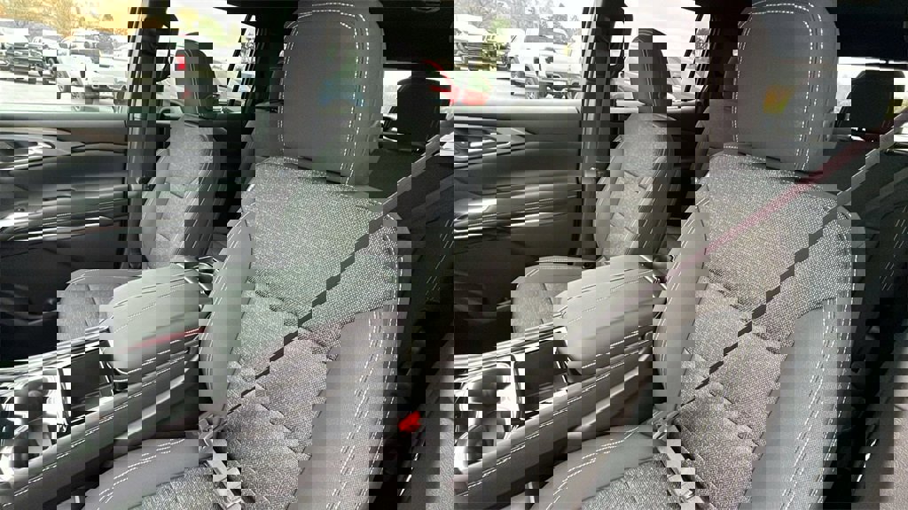 New 2026 Chevrolet Traverse LT image 15