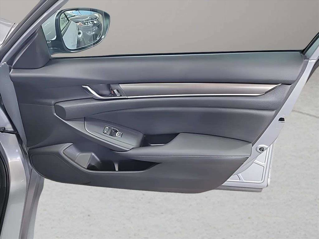 Used 2020 Honda Accord LX image 24