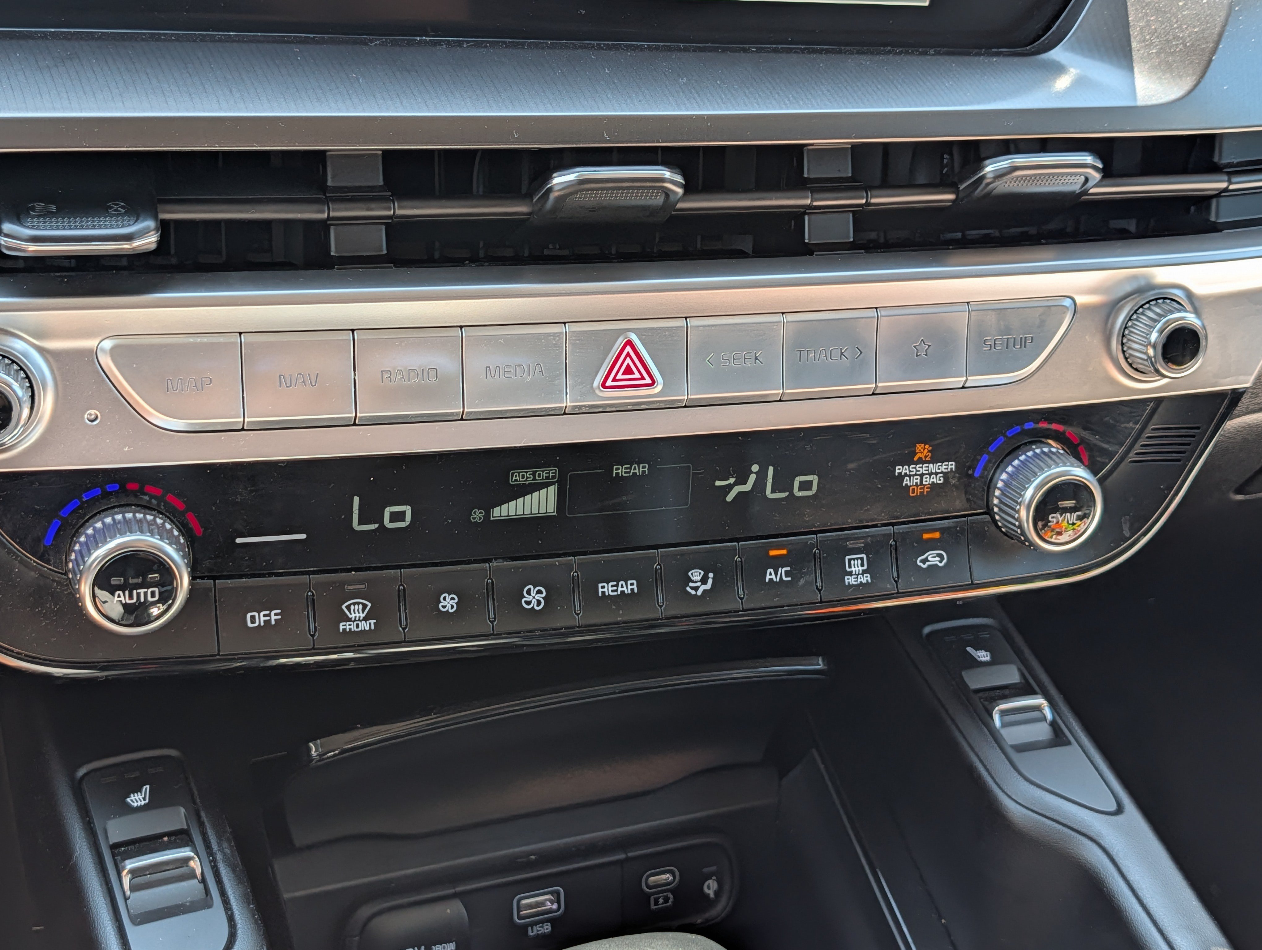 Certified 2024 Kia Telluride S w/ S Sunroof Package AWD/4WD image 23