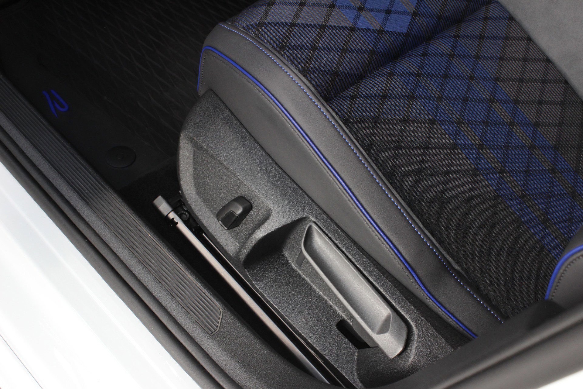 Used 2025 Volkswagen Golf R Black Edition w/ Euro Stye Package image 44