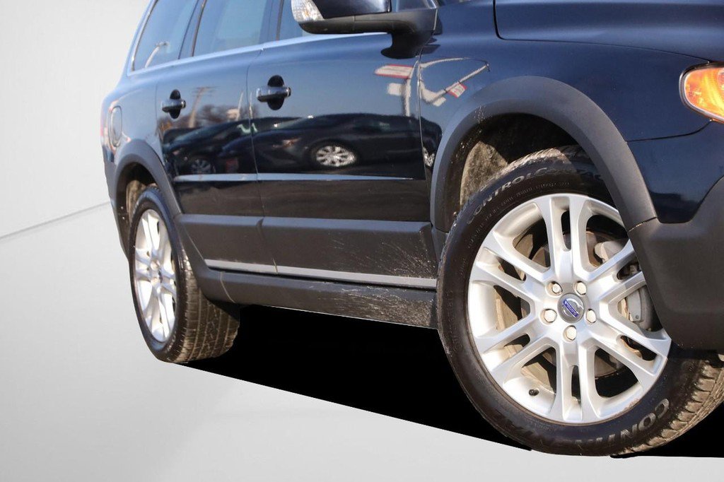 Used 2016 Volvo XC70 T5 Premier w/ Proximity Package image 3