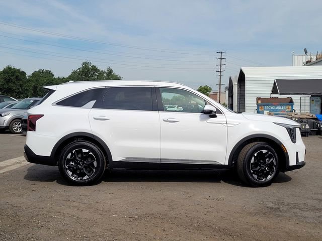 New 2026 Kia Sorento S image 4