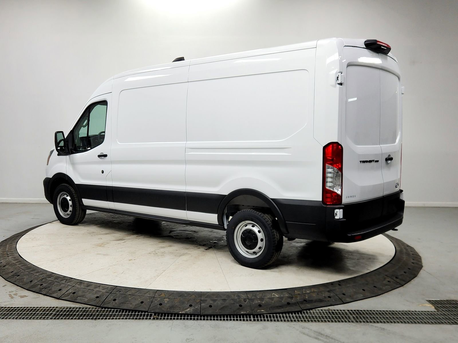 New 2026 Ford Transit 250 148 Medium Roof w/ Load Area Protection Package image 5