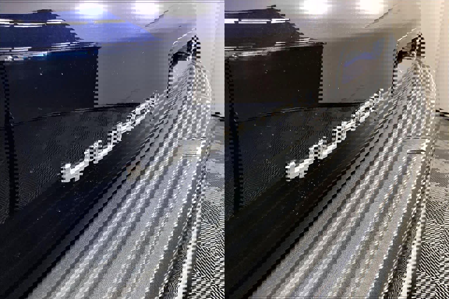 Used 2021 GMC Yukon SLT w/ SLT Luxury Package image 28