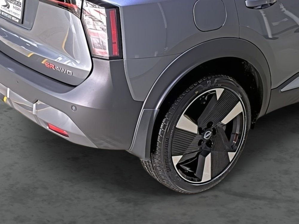 New 2026 Nissan Kicks SR w/ Cold Weather Package AWD/4WD image 12