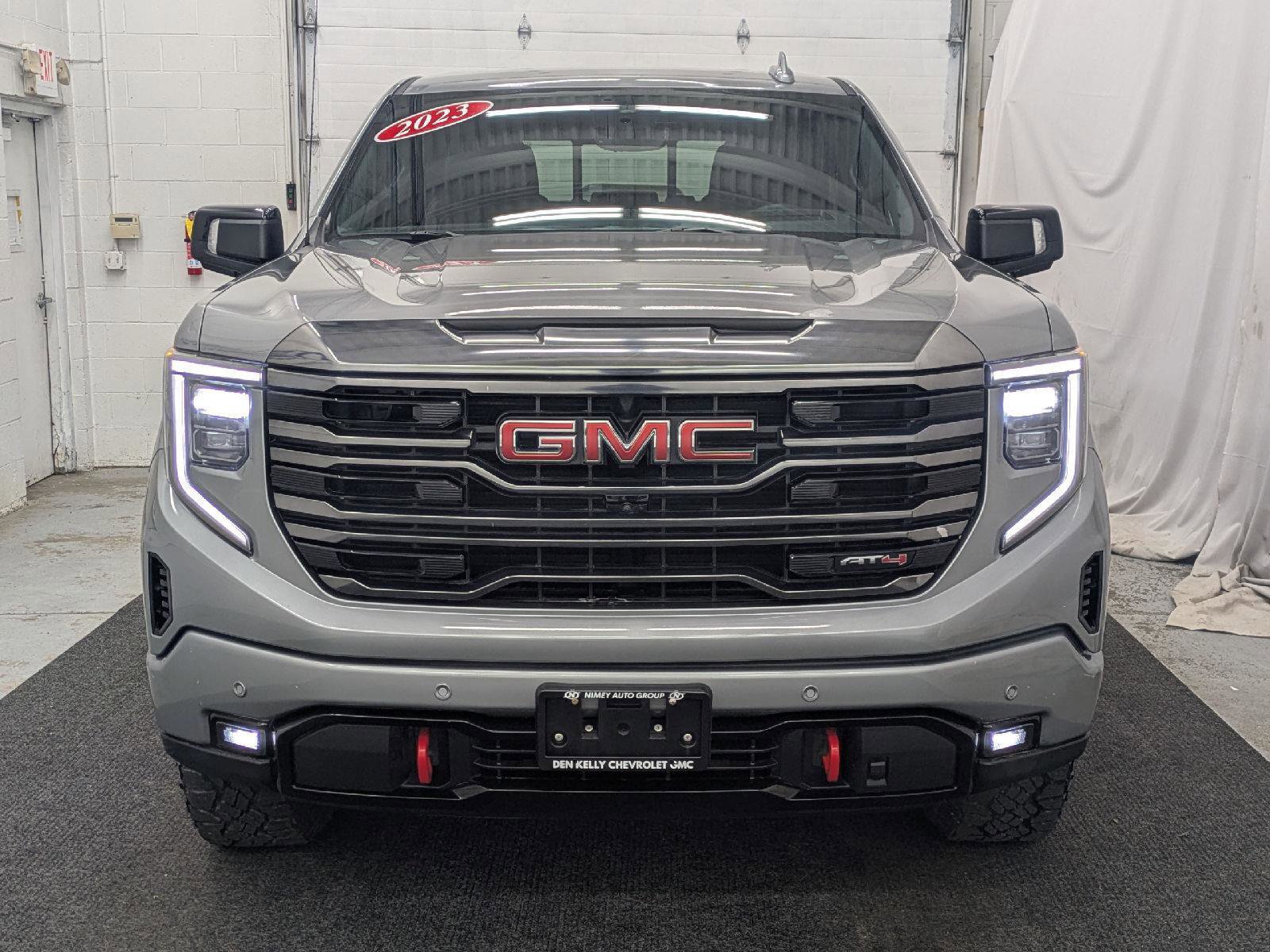 Used 2023 GMC Sierra 1500 AT4 w/ Technology Package image 9