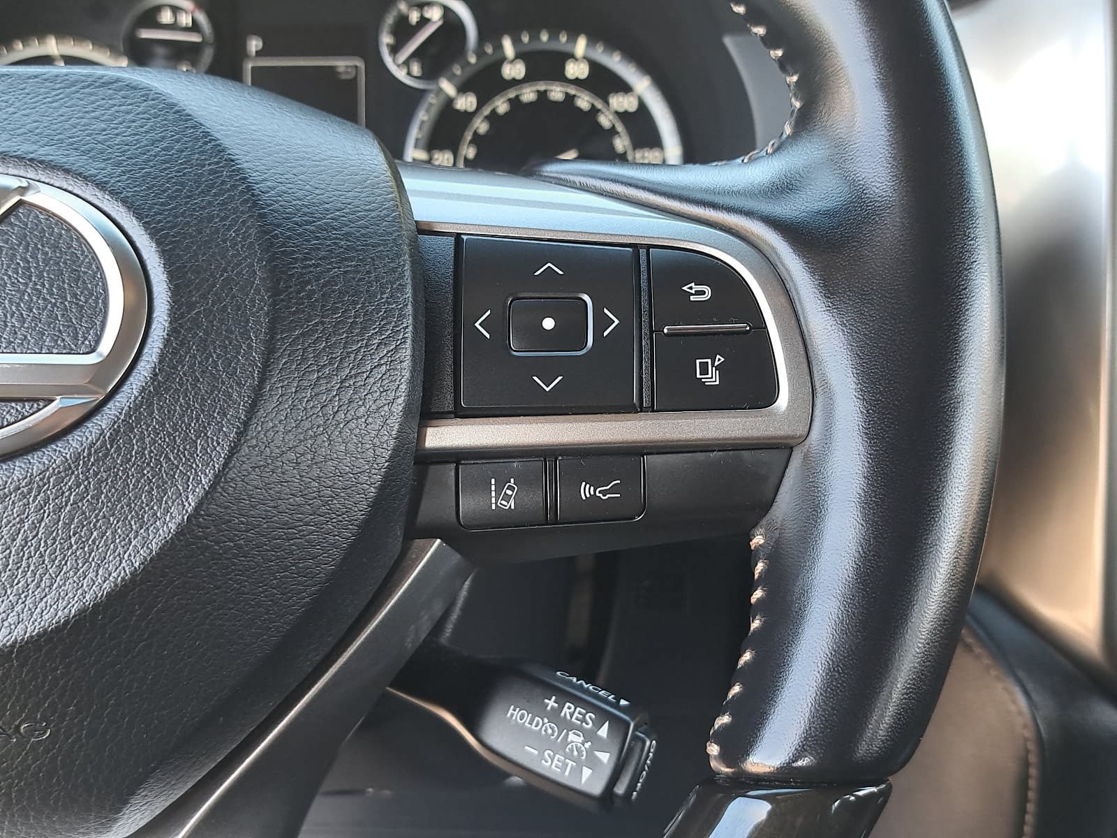 Used 2023 Lexus GX 460 Premium w/ Premium Package AWD/4WD image 18