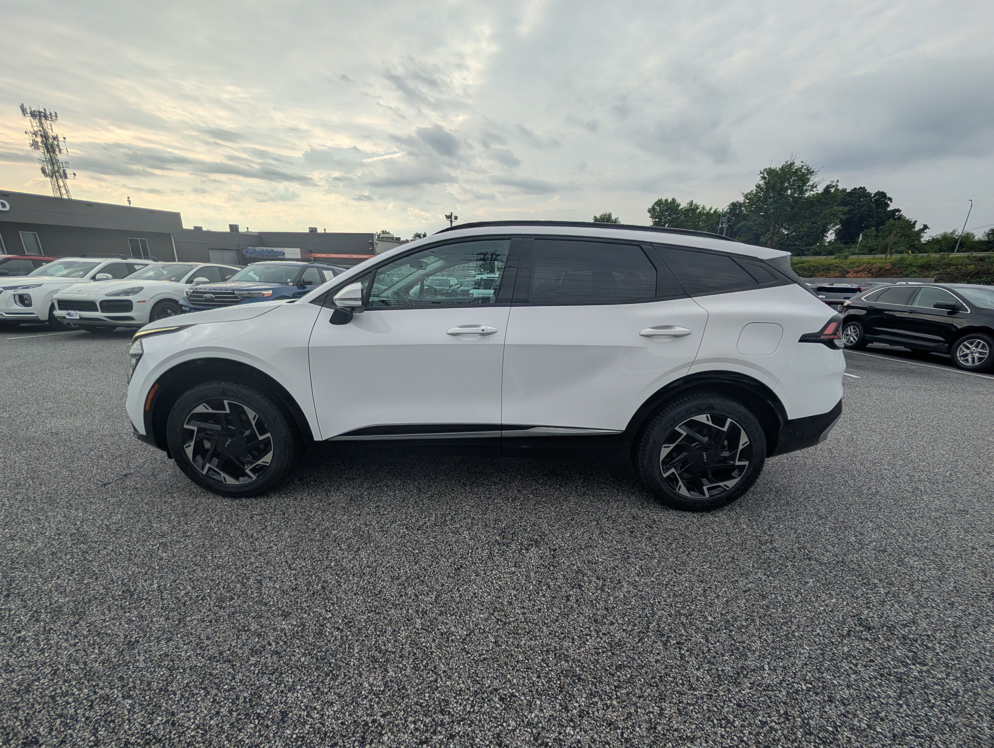 Used 2023 Kia Sportage SX AWD/4WD image 3