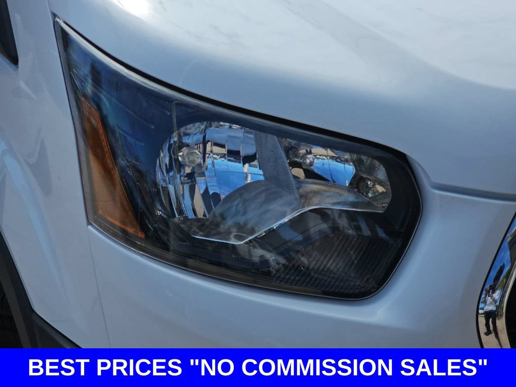 Used 2025 Ford Transit 250 Low Roof RWD image 32