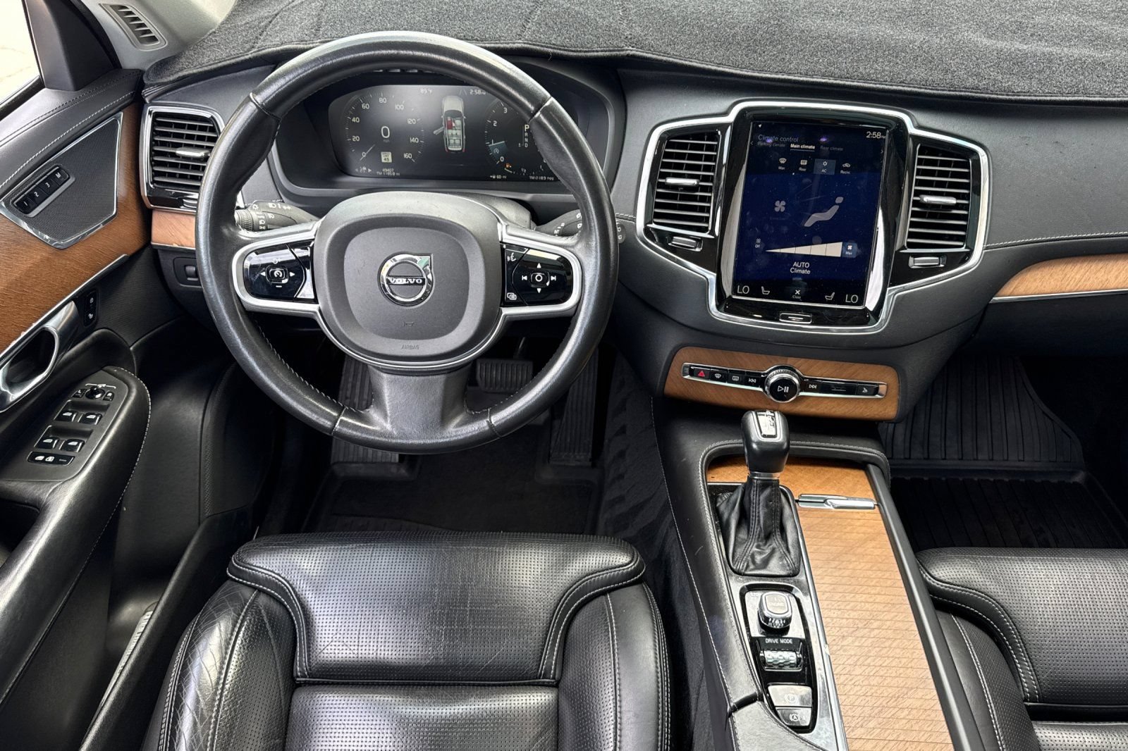 Used 2017 Volvo XC90 T6 Inscription w/ Vision Package AWD/4WD image 17