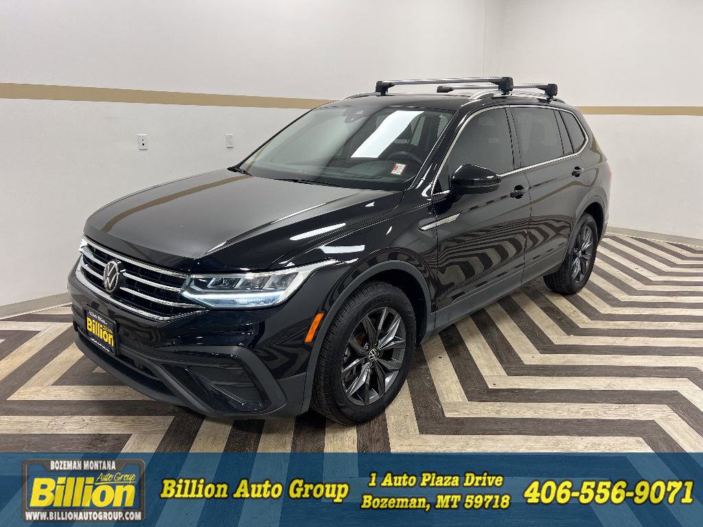 Used 2022 Volkswagen Tiguan SE w/ Panoramic Sunroof Package image 1