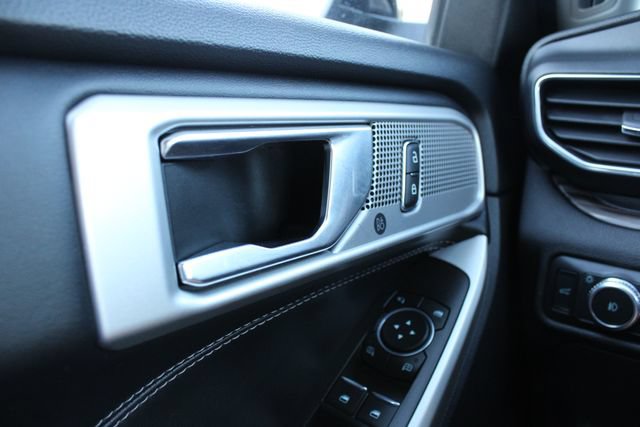 Used 2022 Ford Explorer Limited RWD image 6