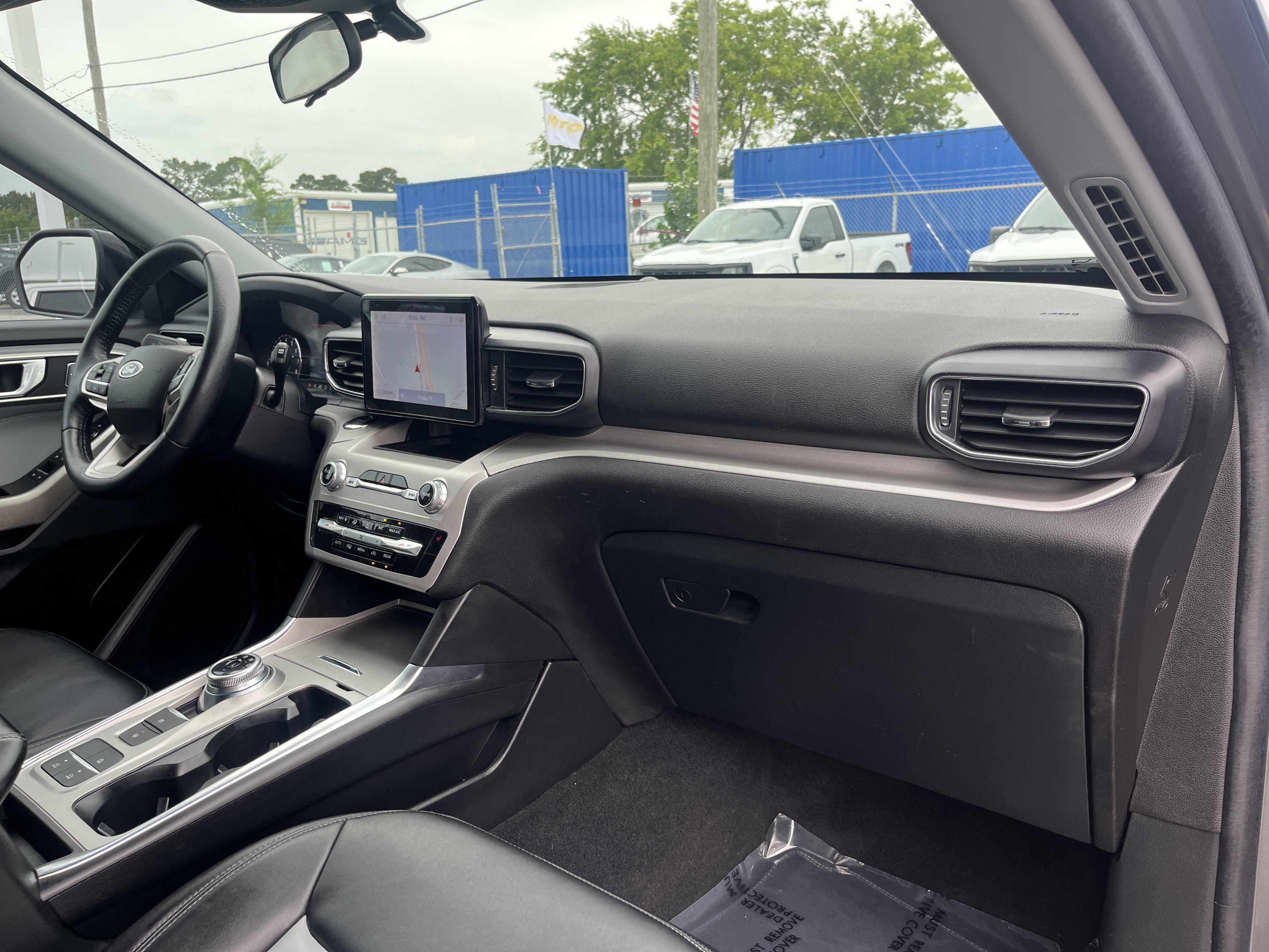 Used 2023 Ford Explorer XLT w/ Equipment Group 202A RWD image 15