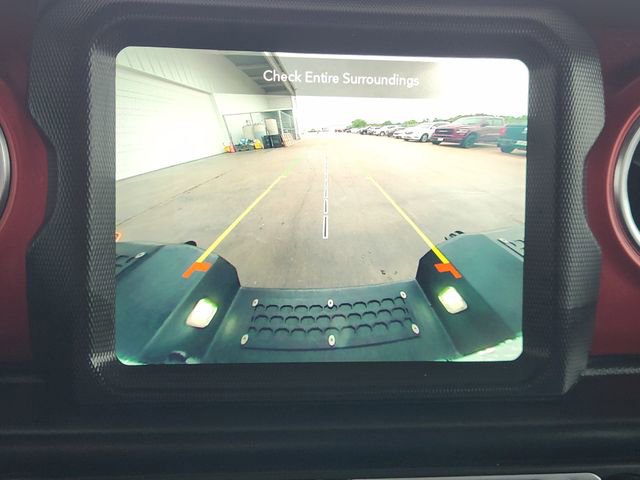 Used 2022 Jeep Gladiator Rubicon w/ Cold Weather Group AWD/4WD image 16