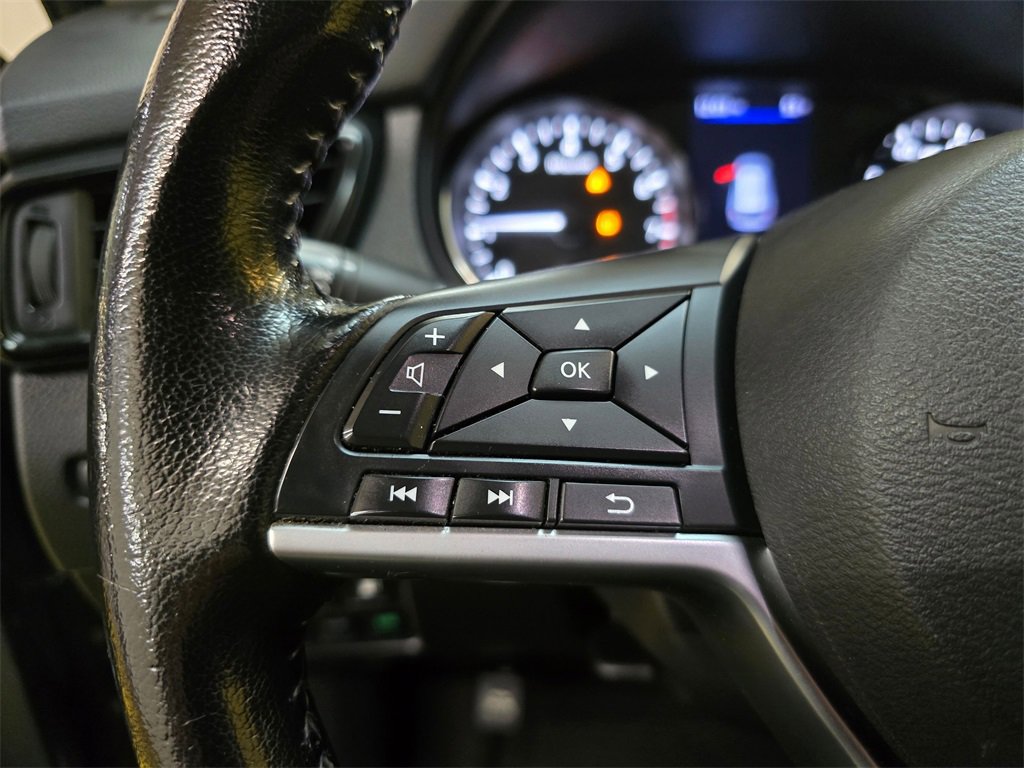 Used 2020 Nissan Rogue SV image 26