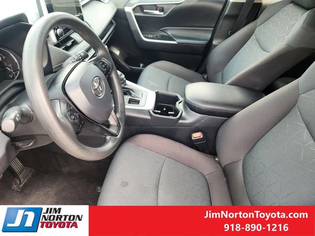 Used 2025 Toyota RAV4 XLE AWD/4WD image 13