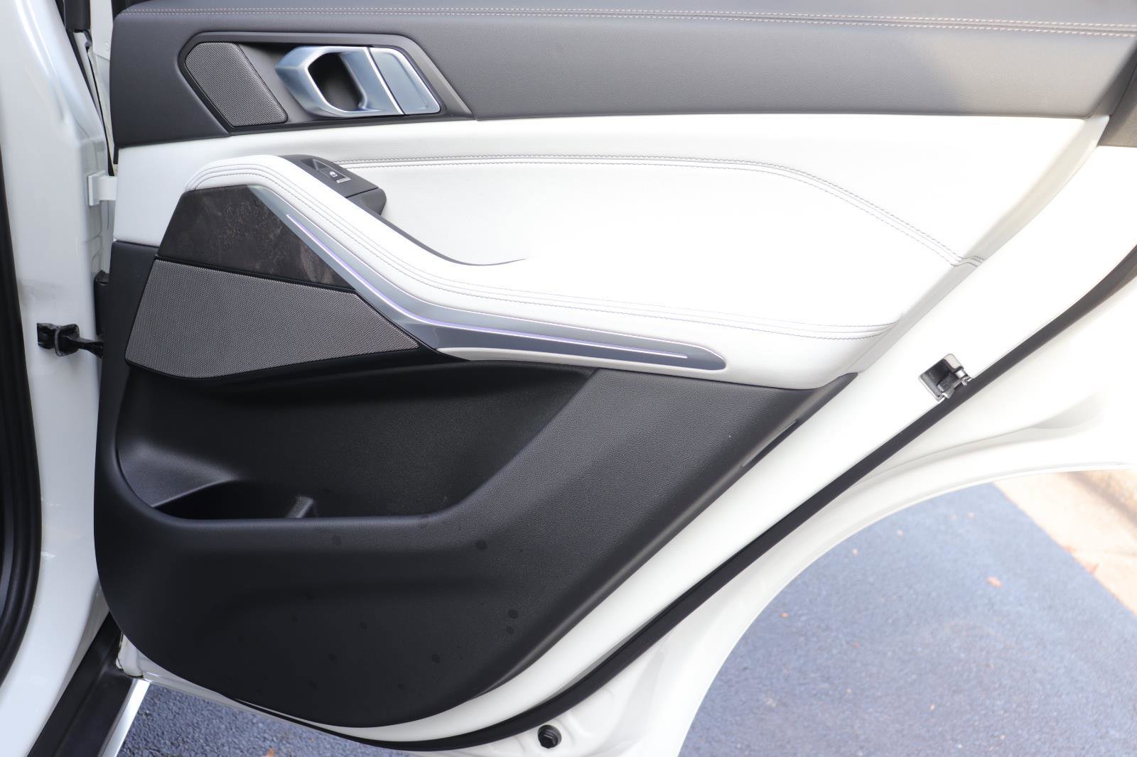 Certified 2024 BMW X5 xDrive40i w/ Premium Package image 21