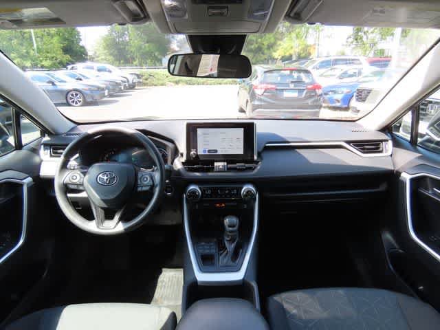 Used 2025 Toyota RAV4 XLE AWD/4WD image 17